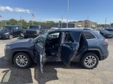 Used 2019 Jeep Cherokee Latitude w/ Cold Weather Group image 3