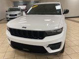 Used 2023 Jeep Grand Cherokee Altitude image 2