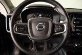 Used 2022 Volvo XC40 T4 Momentum image 3