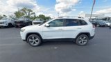 Used 2019 Jeep Cherokee Limited image 5