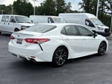 Used 2018 Toyota Camry SE image 3