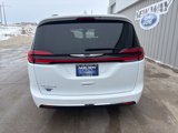 Used 2022 Chrysler Pacifica Touring-L image 6