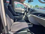 Used 2017 Chrysler Pacifica Touring w/ Tire & Wheel Group image 6