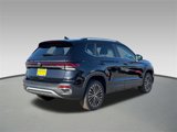 New 2025 Volkswagen Taos SE image 4