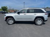 New 2025 Jeep Grand Cherokee Laredo w/ Luxury Tech Group I image 4