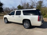 Used 2010 GMC Yukon XL Denali image 4