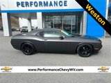 Used 2016 Dodge Challenger SXT image 2