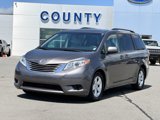 Used 2016 Toyota Sienna LE image 2
