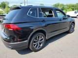 Certified 2022 Volkswagen Tiguan SE image 4