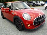 Used 2018 MINI Cooper 2-Door Hardtop w/ Signature Line Package image 4