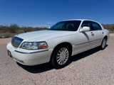 Used 2003 Lincoln Town Car Executive image 2