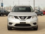 Used 2016 Nissan Rogue SV image 2