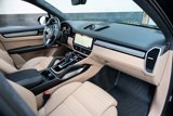 Used 2021 Porsche Cayenne Turbo image 2