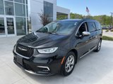 Used 2023 Chrysler Pacifica Limited image 2