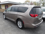 Used 2017 Chrysler Pacifica Touring-L Plus w/ Advanced Safetytec Group image 6