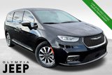 Certified 2022 Chrysler Pacifica Limited image 1