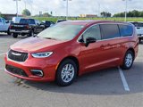 New 2026 Chrysler Pacifica Select image 2