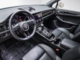 Certified 2025 Porsche Macan image 4