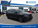 Used 2024 Volkswagen Tiguan SE image 1
