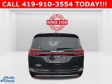 Used 2023 Chrysler Pacifica Limited image 6