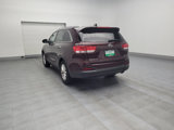 Used 2017 Kia Sorento LX w/ LX Convenience Package image 5