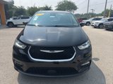Used 2022 Chrysler Pacifica Touring-L image 3