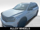 Used 2024 Volkswagen Tiguan SE R-Line image 5
