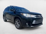 Used 2017 Toyota Highlander XLE image 4