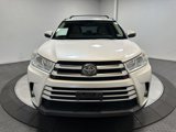 Used 2017 Toyota Highlander XLE image 3