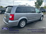 Used 2016 Chrysler Town & Country Touring image 3