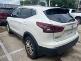 Used 2020 Nissan Rogue Sport SV image 2