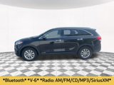 Used 2017 Kia Sorento LX image 2