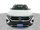 Used 2022 Volkswagen Taos SE image 3