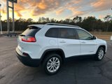 Used 2021 Jeep Cherokee Latitude image 3