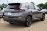 Used 2024 Nissan Rogue SV image 5