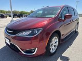 Used 2017 Chrysler Pacifica Touring-L Plus w/ Advanced Safetytec Group image 4