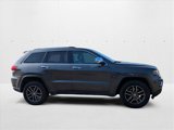 Used 2017 Jeep Grand Cherokee Limited w/ Luxury Group II image 4