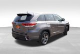 Used 2017 Toyota Highlander Limited image 6