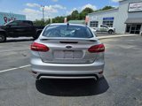 Used 2015 Ford Focus SE w/ SE Ecoboost Package image 4