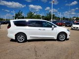 Used 2017 Chrysler Pacifica Touring-L w/ Tire & Wheel Group image 4