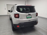 Used 2018 Jeep Renegade Altitude image 6