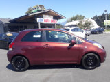 Used 2010 Toyota Yaris 2-Door Hatchback image 3
