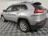 Used 2018 Jeep Cherokee Latitude image 2