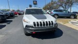 Used 2018 Jeep Cherokee Trailhawk image 4