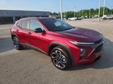 Used 2025 Chevrolet Trax RS image 2