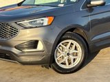 Used 2023 Ford Edge SEL image 3