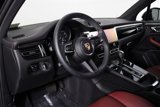 Certified 2025 Porsche Macan image 4