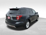 Used 2017 Ford Explorer XLT image 5