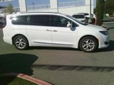 Used 2020 Chrysler Pacifica Touring-L w/ Tire & Wheel Group image 4