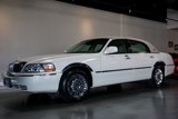 Used 2006 Lincoln Town Car Signature Limited image 3